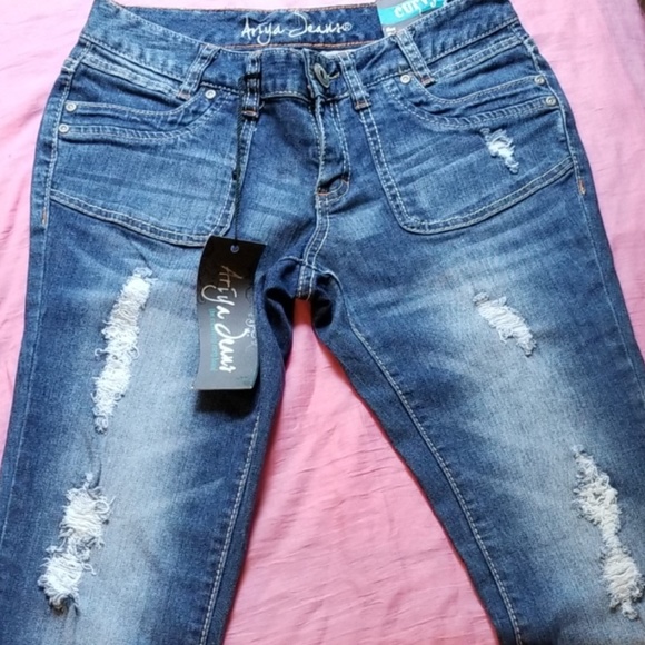 Ariya Jeans Denim - NWT Distressed Jeans